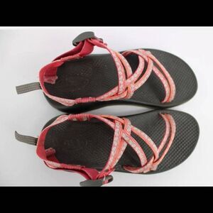 Chacos Women's Size 4 Pink Blue Gray Navajo Print.